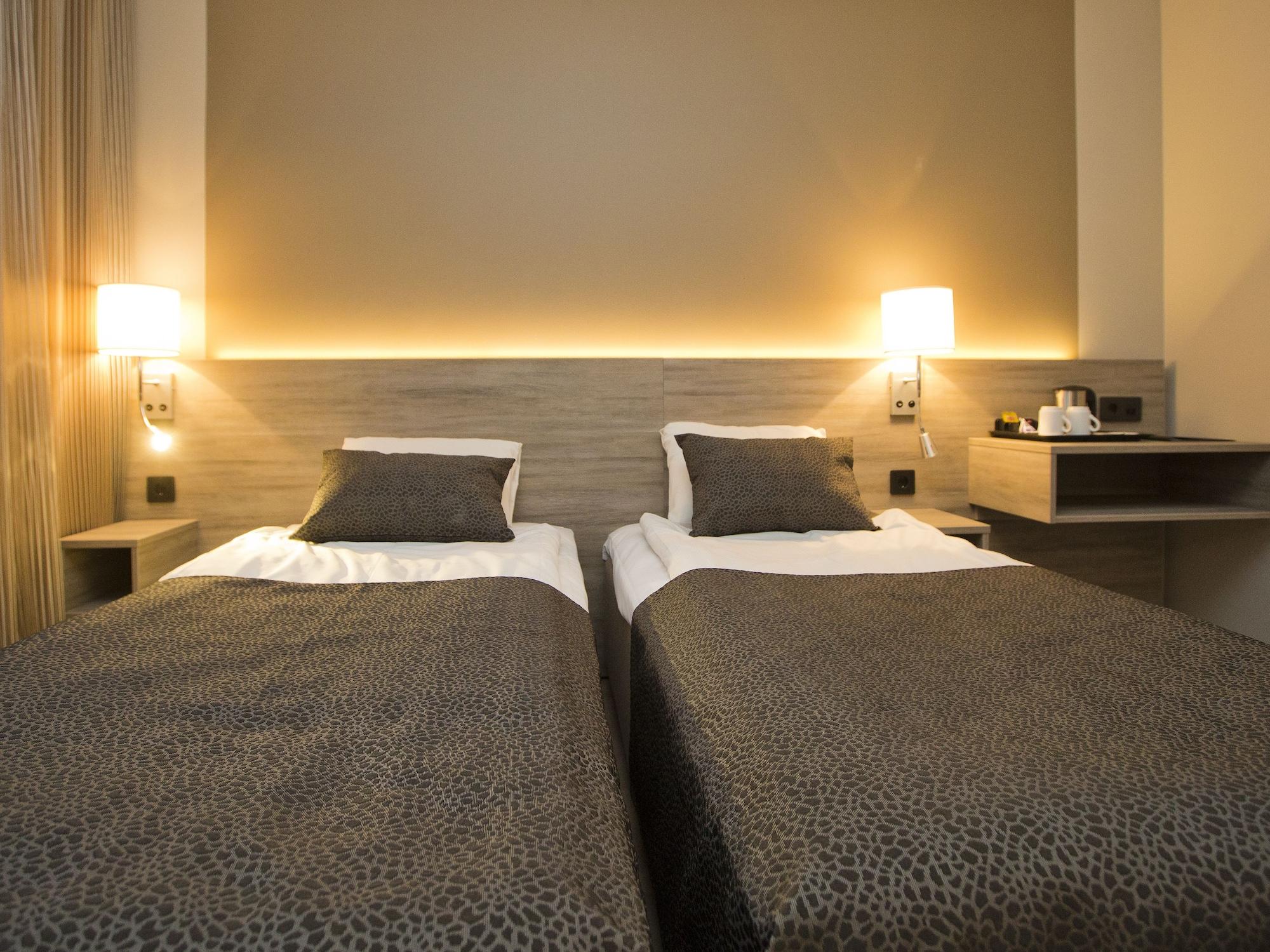Hotel Pommern มารีฮามน์ ภายนอก รูปภาพ